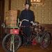 Életkép triciklivel a Postamúzeumból