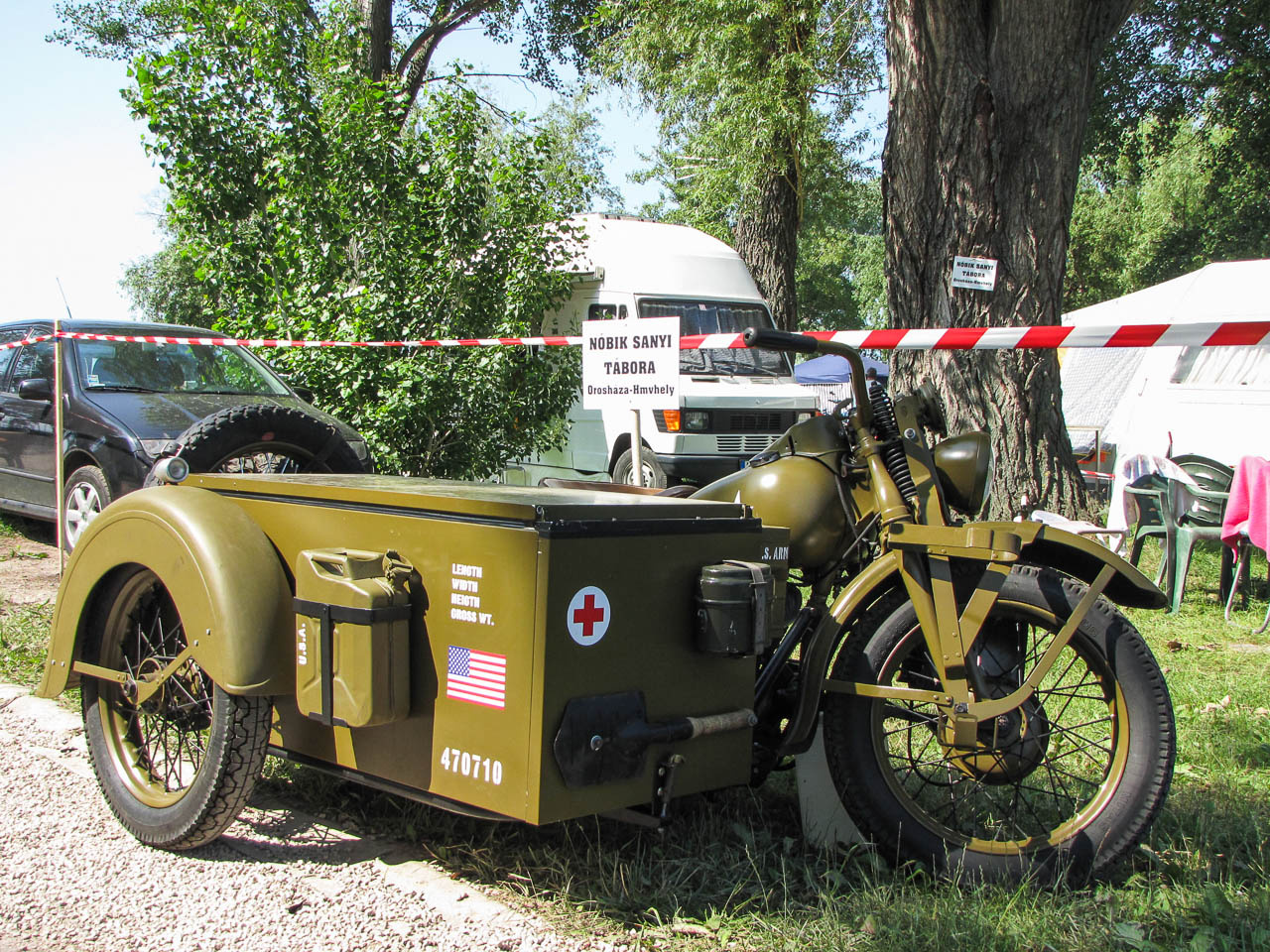 Zirig Árpinak sok szeretettel: egy pofás custom motoron csak dobhat az eredeti csehszlovák PAL lámpa