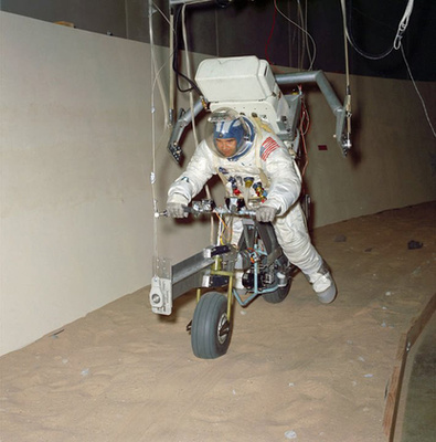 James Irwin és az LRV a Holdon, az Apollo-15 útján